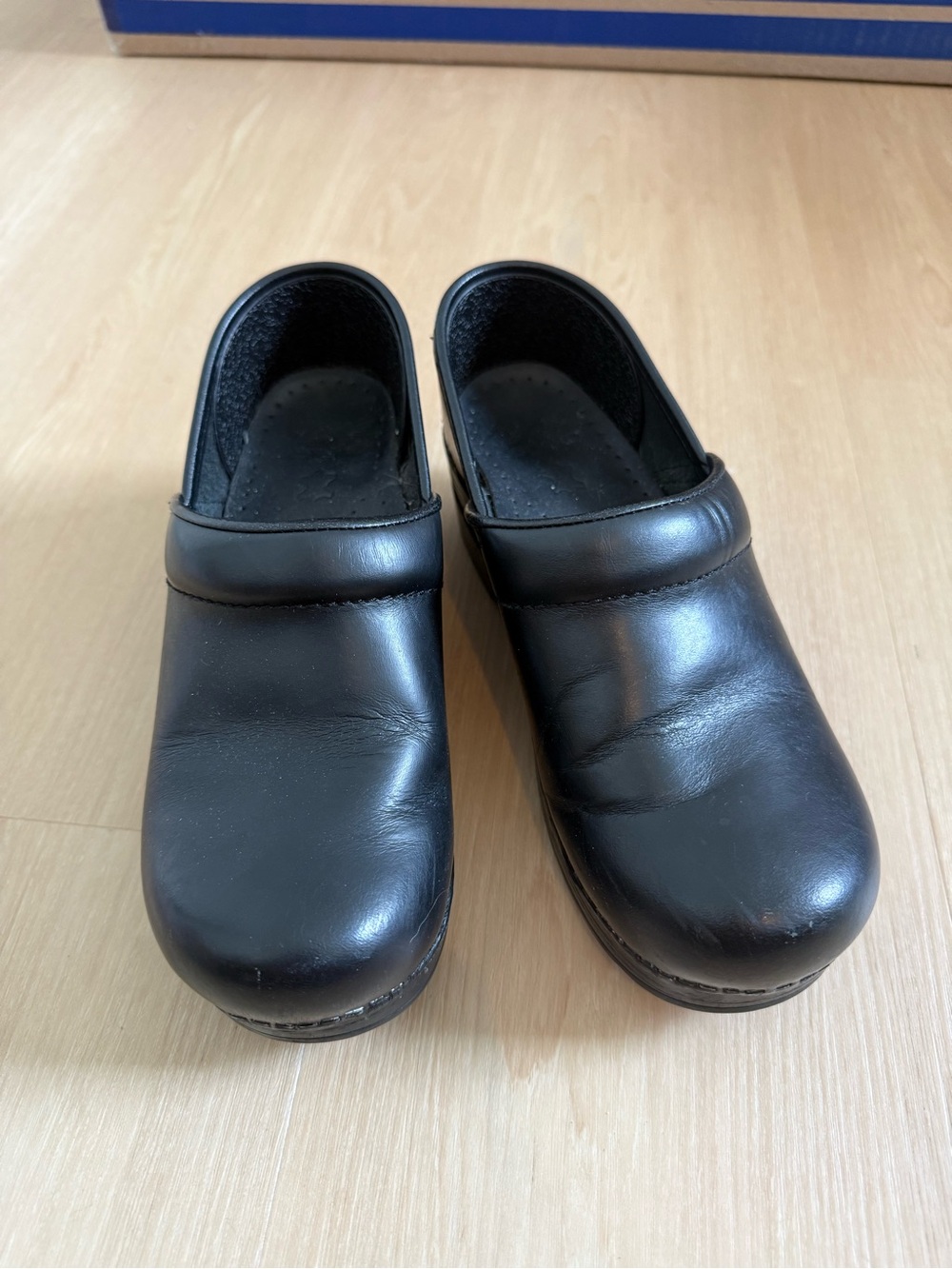 Dansko Professional Black Leather Clogs Women's Size 36 (US 5.5-6) Comfort Shoes